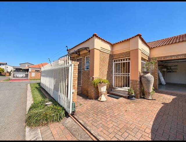 3 BEDROOM HOUSE FOR SALE IN KENLEAF